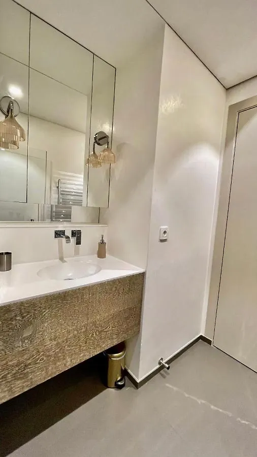 Luxurious 2 Bedrooms Apartment, 30 Meter From Beach Nice Apartment